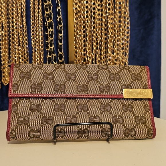 Gucci Beige and Hot Pink Monogram Clutch - Picture 1 of 2